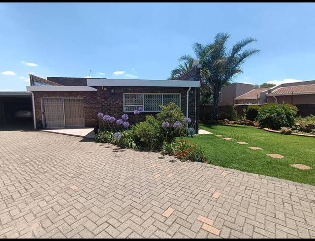 4 BEDROOM HOUSE FOR SALE IN SUNWARD PARK